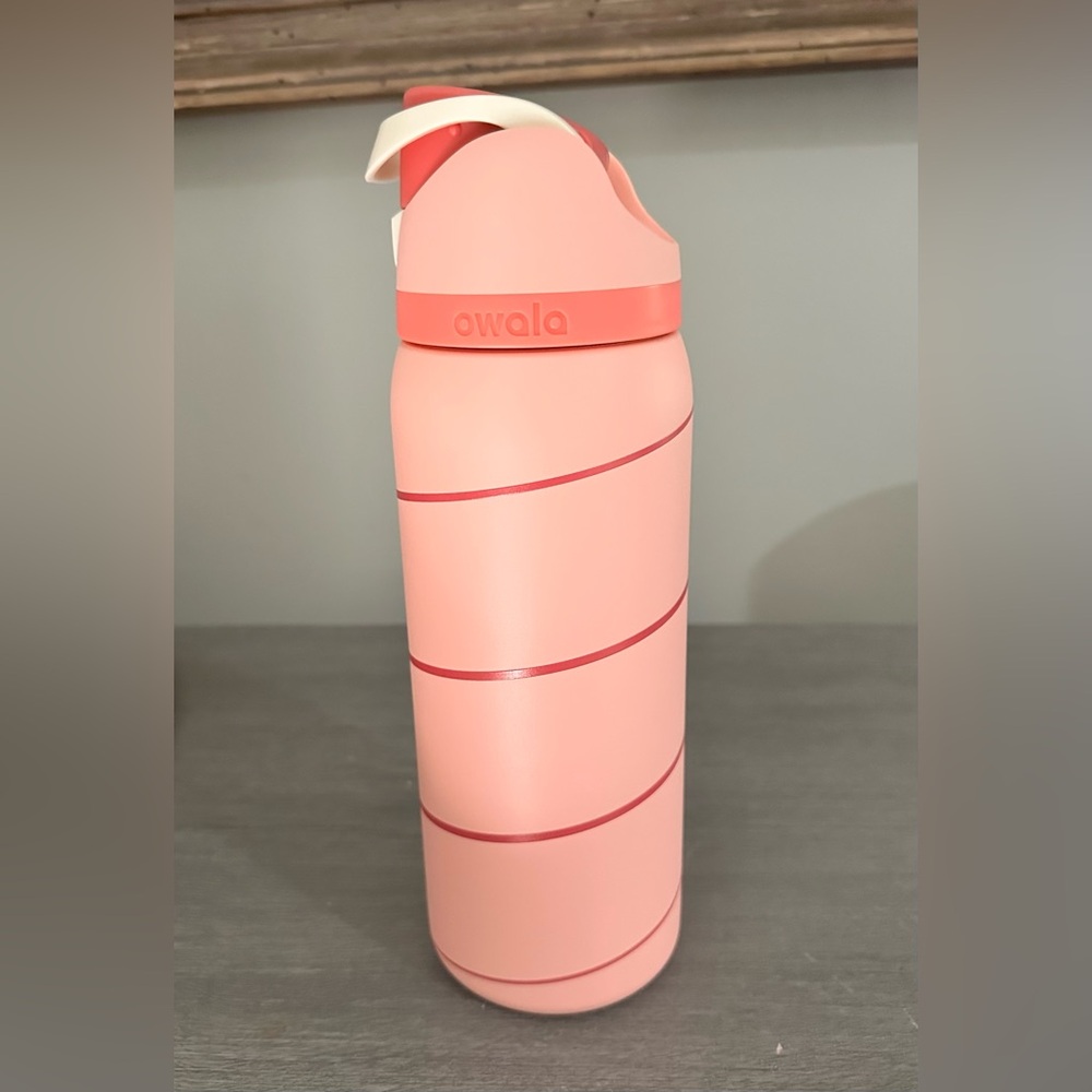 Owala Pink Water Bottle 32 oz. Special Edition.